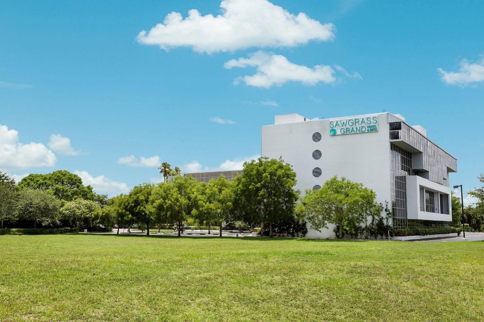 Sawgrass Grand Hotel And Suites Sports Complex ซันไรส์ ภายนอก รูปภาพ
