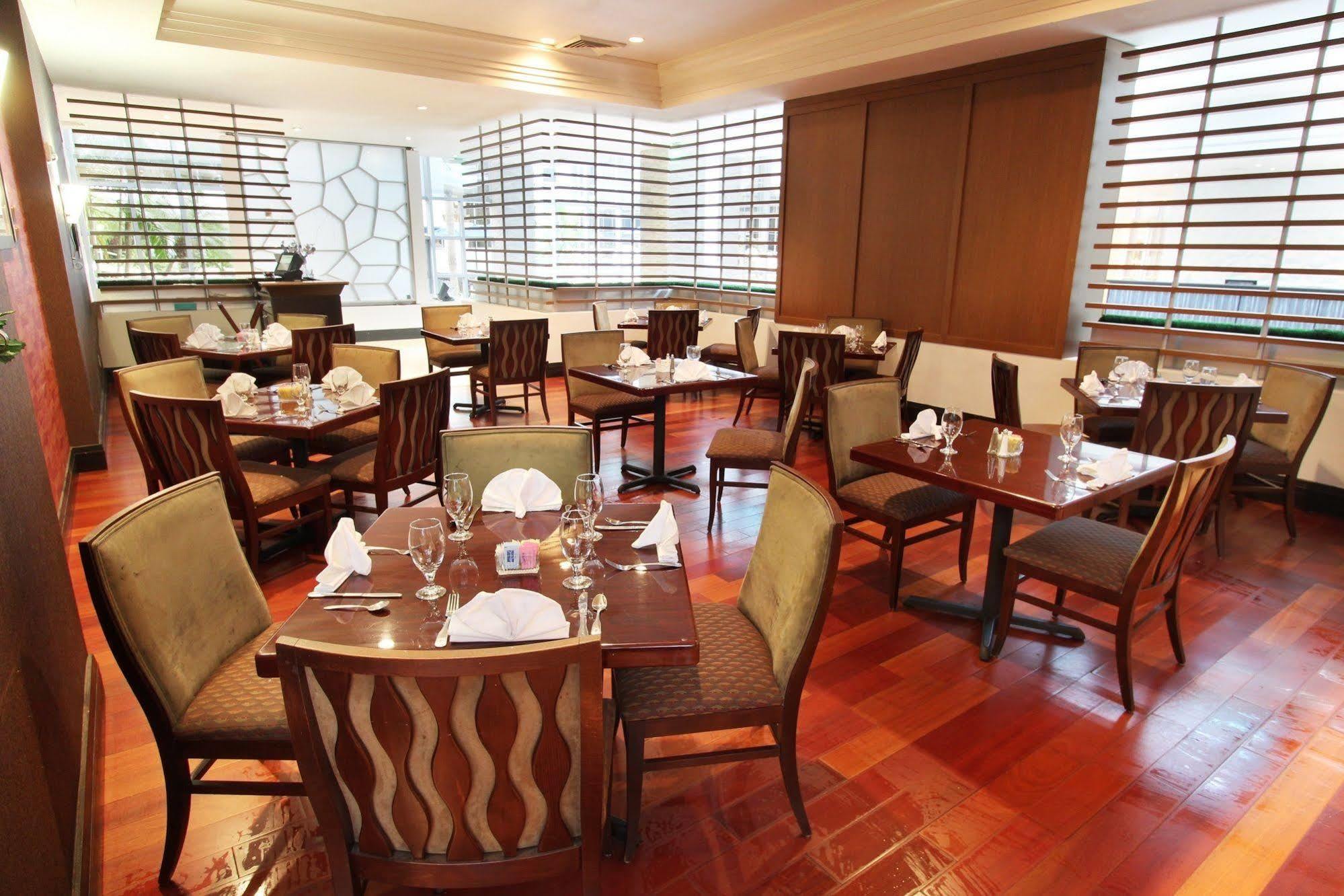 Sawgrass Grand Hotel And Suites Sports Complex ซันไรส์ ภายนอก รูปภาพ